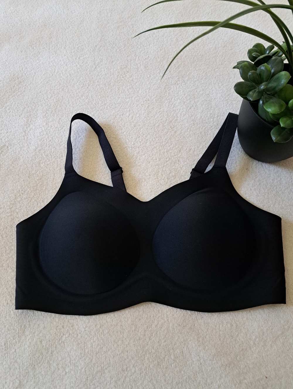 Knix Bra Women's XL+ Solid Black Wire Free Smooth Adjustable Straps Intimates